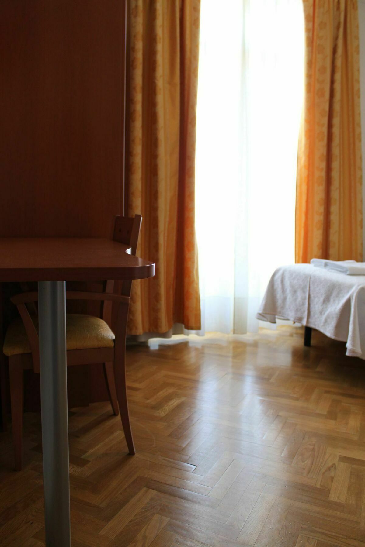 Hostal Luis XV Μαδρίτη Εξωτερικό φωτογραφία