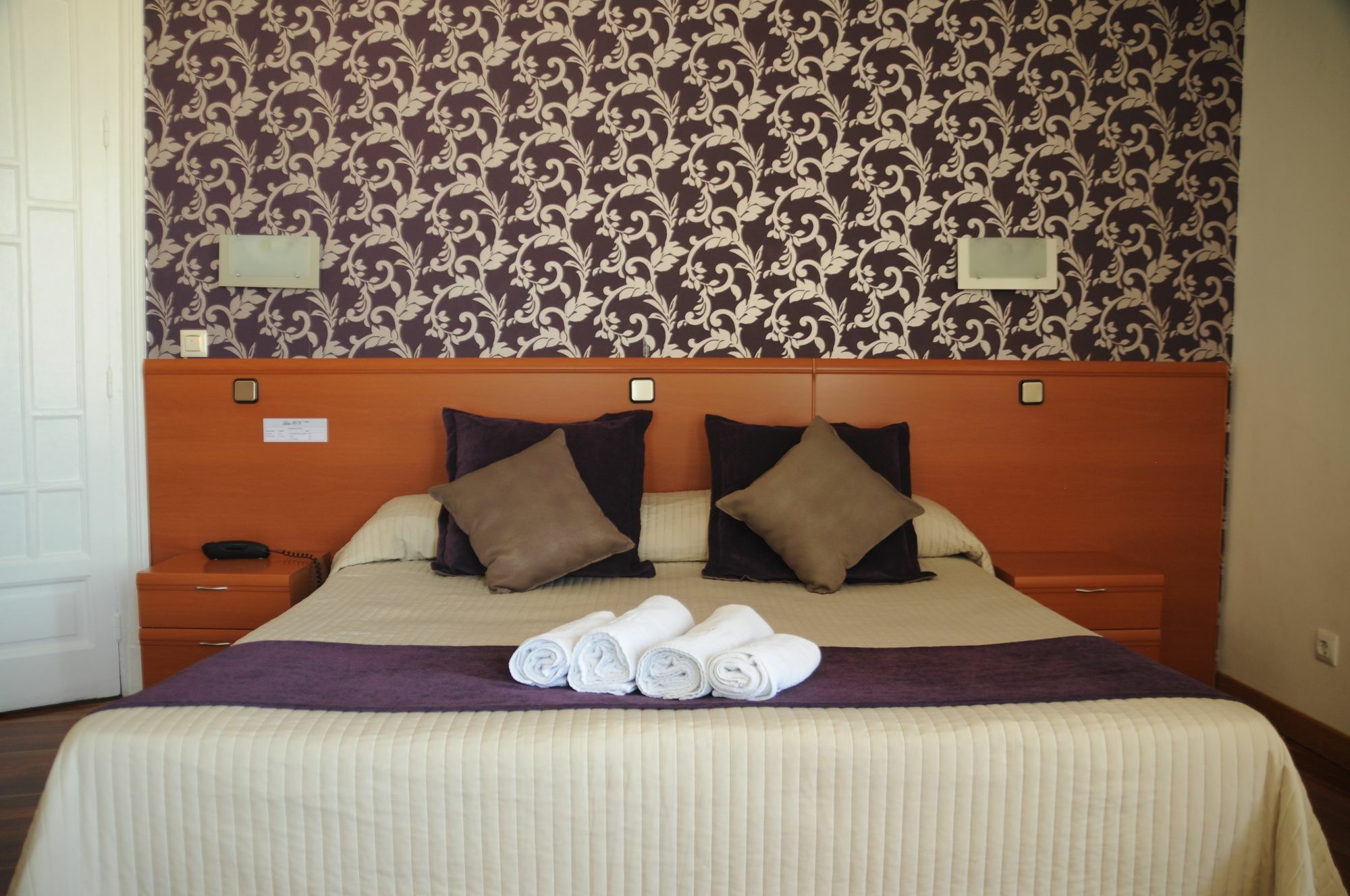 Hostal Luis XV Μαδρίτη Εξωτερικό φωτογραφία